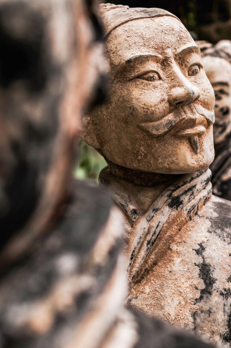 How many slaves built the Terracotta Army?